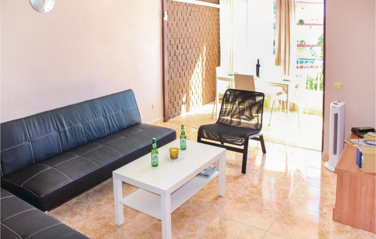 2 Bedroom Pet Friendly Apartment In アリカンテ エクステリア 写真